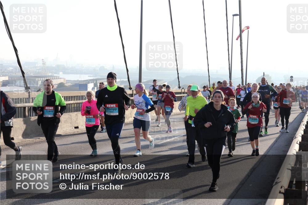 03.10.2025 - Köhlbrandbrückenlauf Julia Fischer http://msf.ph/oto/9002578 03.10.2025 09:27:36 Position 1 1833, 1537 meine-sportfotos.de