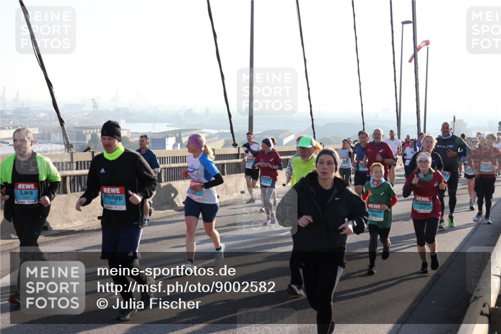 03.10.2025 - Köhlbrandbrückenlauf Julia Fischer http://msf.ph/oto/9002582 03.10.2025 09:27:36 Position 1 1537, 1833, 3499 meine-sportfotos.de