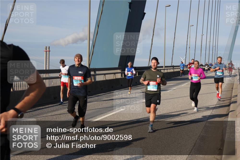 03.10.2025 - Köhlbrandbrückenlauf Julia Fischer http://msf.ph/oto/9002598 03.10.2025 09:42:23 Position 2 088 meine-sportfotos.de