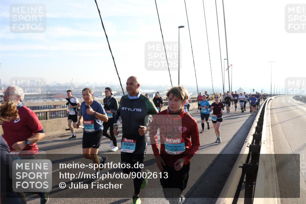 03.10.2025 - Köhlbrandbrückenlauf Julia Fischer http://msf.ph/oto/9002613 03.10.2025 09:27:41 Position 1 2126, 3738 meine-sportfotos.de