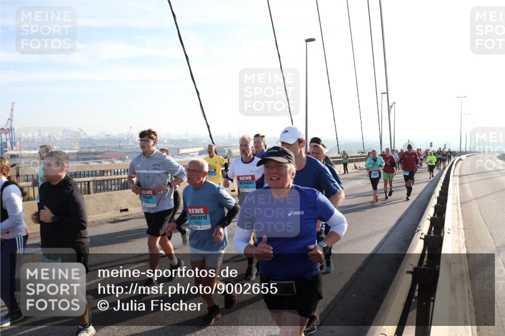 03.10.2025 - Köhlbrandbrückenlauf Julia Fischer http://msf.ph/oto/9002655 03.10.2025 09:27:49 Position 1 1492, 1523, 3166 meine-sportfotos.de