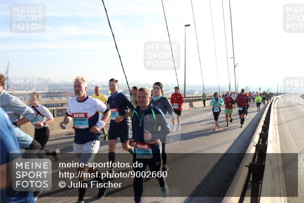 03.10.2025 - Köhlbrandbrückenlauf Julia Fischer http://msf.ph/oto/9002660 03.10.2025 09:27:49 Position 1 3166, 1805 meine-sportfotos.de