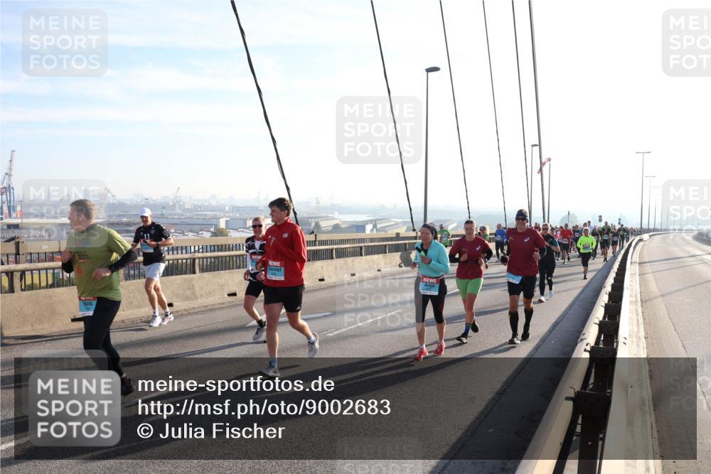 03.10.2025 - Köhlbrandbrückenlauf Julia Fischer http://msf.ph/oto/9002683 03.10.2025 09:27:51 Position 1  meine-sportfotos.de