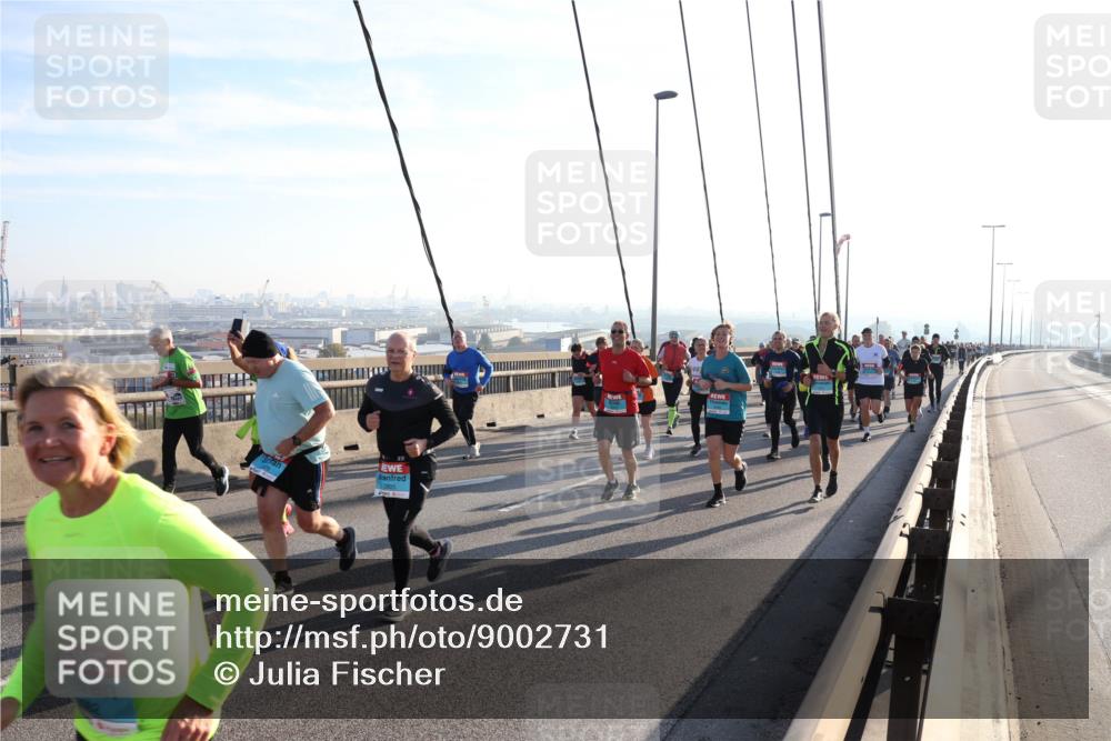 03.10.2025 - Köhlbrandbrückenlauf Julia Fischer http://msf.ph/oto/9002731 03.10.2025 09:27:58 Position 1  meine-sportfotos.de