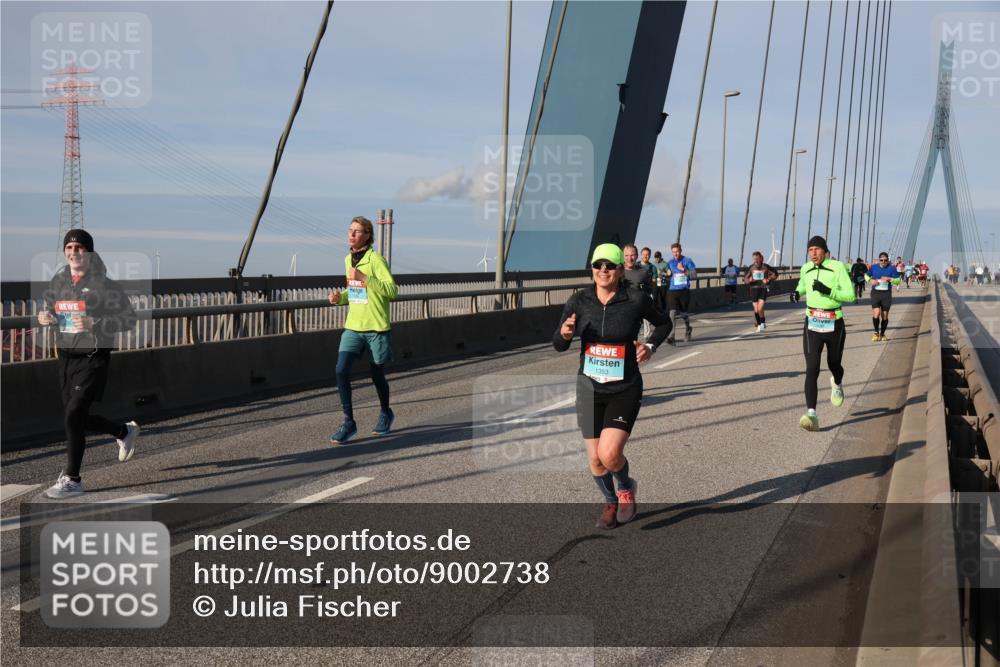 03.10.2025 - Köhlbrandbrückenlauf Julia Fischer http://msf.ph/oto/9002738 03.10.2025 09:42:53 Position 2 1353 meine-sportfotos.de