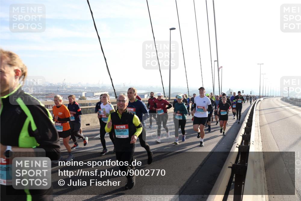 03.10.2025 - Köhlbrandbrückenlauf Julia Fischer http://msf.ph/oto/9002770 03.10.2025 09:28:01 Position 1 13, 1464 meine-sportfotos.de