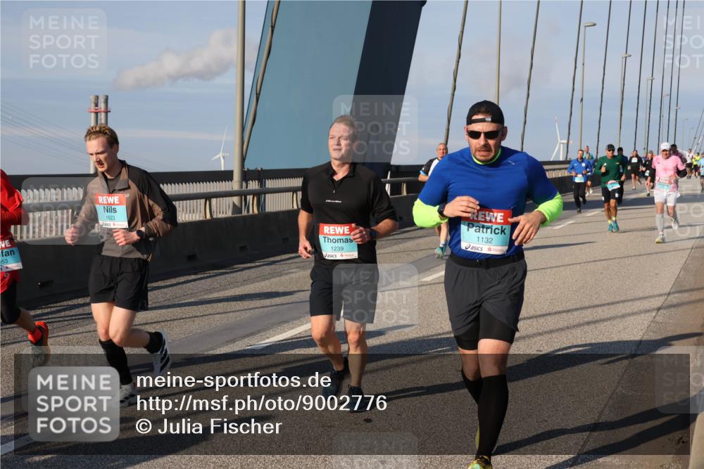 03.10.2025 - Köhlbrandbrückenlauf Julia Fischer http://msf.ph/oto/9002776 03.10.2025 09:42:58 Position 2 353, 1623, 1239, 1132 meine-sportfotos.de