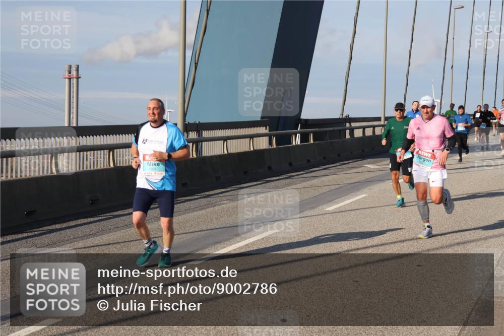 03.10.2025 - Köhlbrandbrückenlauf Julia Fischer http://msf.ph/oto/9002786 03.10.2025 09:43:01 Position 2 1351 meine-sportfotos.de
