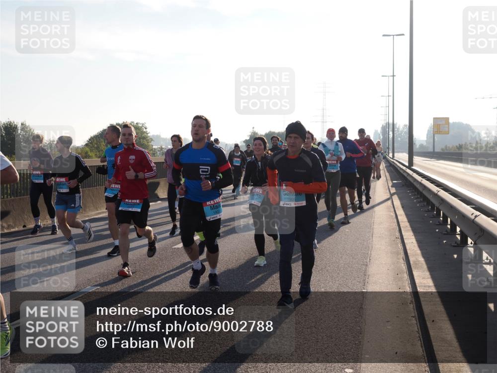 03.10.2025 - Köhlbrandbrückenlauf Fabian Wolf http://msf.ph/oto/9002788 03.10.2025 09:18:06 Position 3 1902, 2805 meine-sportfotos.de