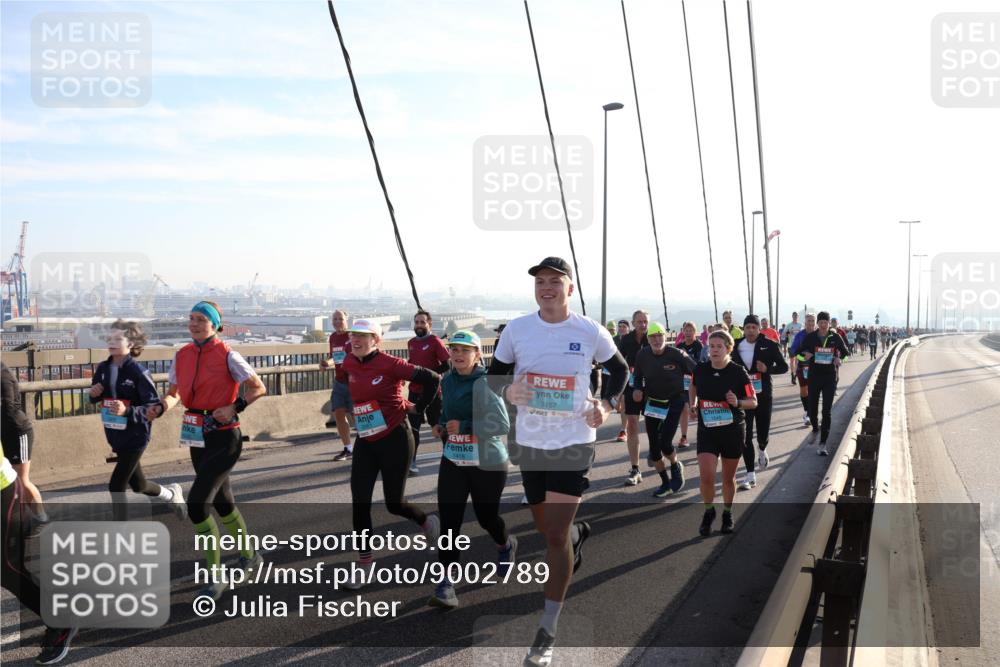 03.10.2025 - Köhlbrandbrückenlauf Julia Fischer http://msf.ph/oto/9002789 03.10.2025 09:28:02 Position 1 1418, 3157 meine-sportfotos.de
