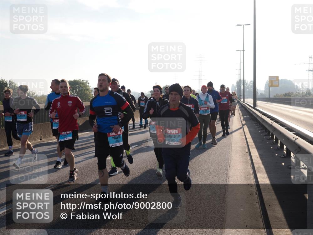 03.10.2025 - Köhlbrandbrückenlauf Fabian Wolf http://msf.ph/oto/9002800 03.10.2025 09:18:06 Position 3 2985, 1902, 162, 2805 meine-sportfotos.de