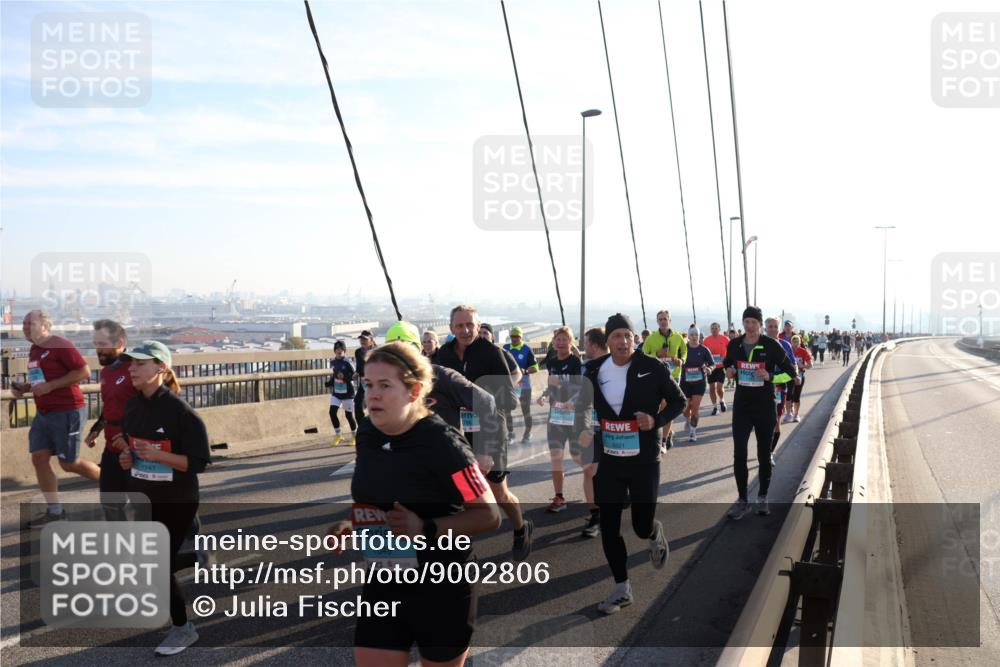 03.10.2025 - Köhlbrandbrückenlauf Julia Fischer http://msf.ph/oto/9002806 03.10.2025 09:28:04 Position 1 1649 meine-sportfotos.de