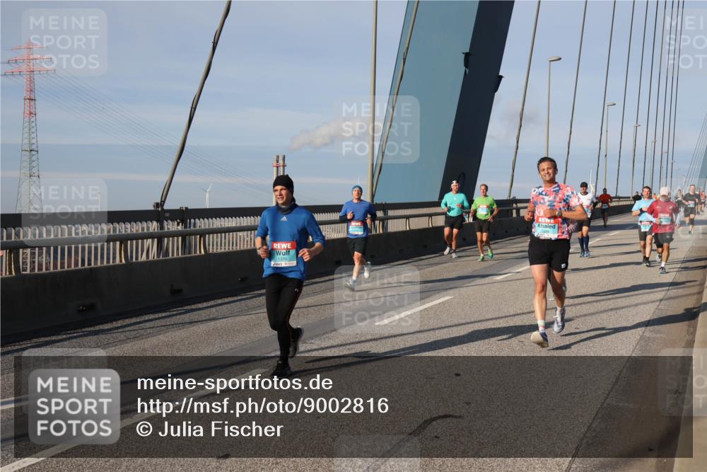 03.10.2025 - Köhlbrandbrückenlauf Julia Fischer http://msf.ph/oto/9002816 03.10.2025 09:43:08 Position 2 1370 meine-sportfotos.de