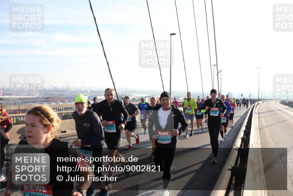 03.10.2025 - Köhlbrandbrückenlauf Julia Fischer http://msf.ph/oto/9002821 03.10.2025 09:28:04 Position 1 3469, 3321 meine-sportfotos.de