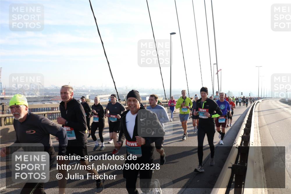 03.10.2025 - Köhlbrandbrückenlauf Julia Fischer http://msf.ph/oto/9002828 03.10.2025 09:28:04 Position 1 786, 3321, 1192 meine-sportfotos.de