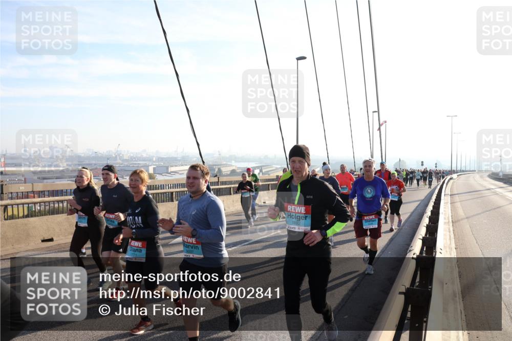 03.10.2025 - Köhlbrandbrückenlauf Julia Fischer http://msf.ph/oto/9002841 03.10.2025 09:28:05 Position 1 3037, 1771, 1192 meine-sportfotos.de