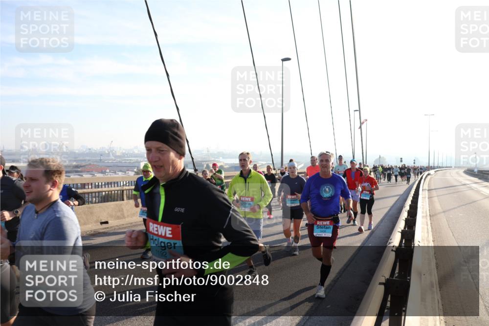 03.10.2025 - Köhlbrandbrückenlauf Julia Fischer http://msf.ph/oto/9002848 03.10.2025 09:28:06 Position 1 1192, 3406 meine-sportfotos.de
