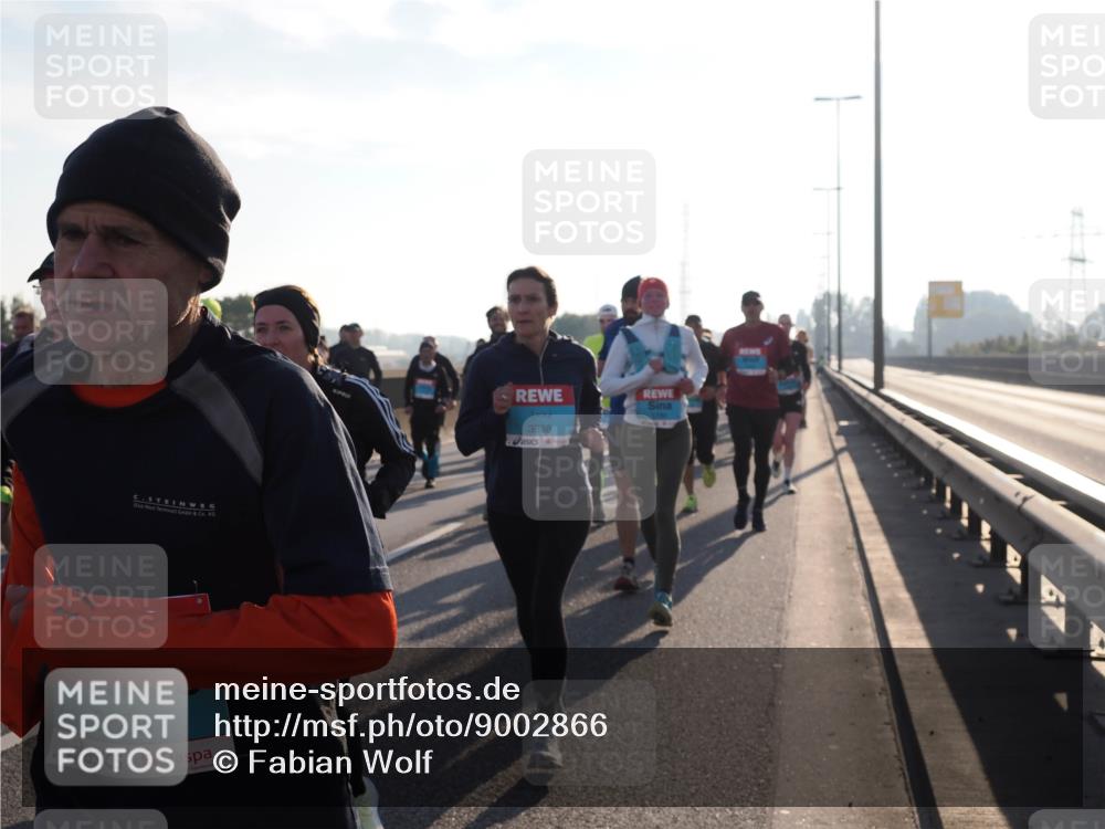 03.10.2025 - Köhlbrandbrückenlauf Fabian Wolf http://msf.ph/oto/9002866 03.10.2025 09:18:07 Position 3 50, 2805, 3838 meine-sportfotos.de