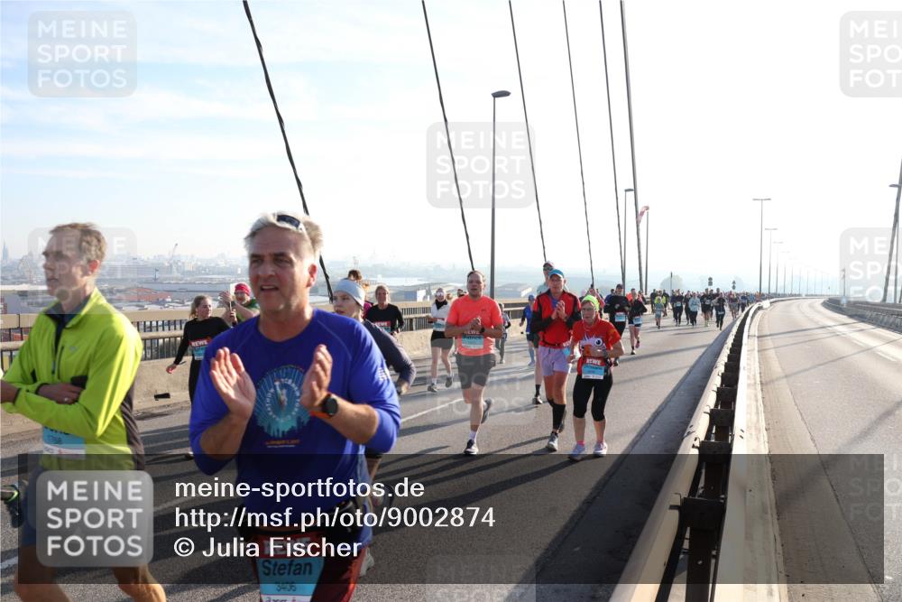 03.10.2025 - Köhlbrandbrückenlauf Julia Fischer http://msf.ph/oto/9002874 03.10.2025 09:28:07 Position 1 3406 meine-sportfotos.de