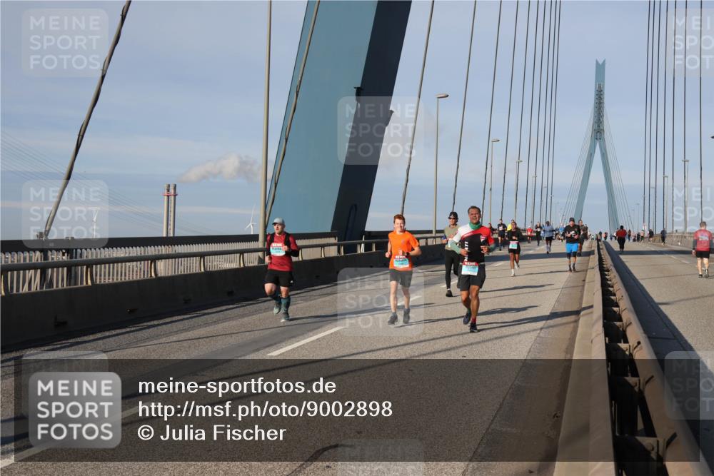 03.10.2025 - Köhlbrandbrückenlauf Julia Fischer http://msf.ph/oto/9002898 03.10.2025 09:43:26 Position 2  meine-sportfotos.de