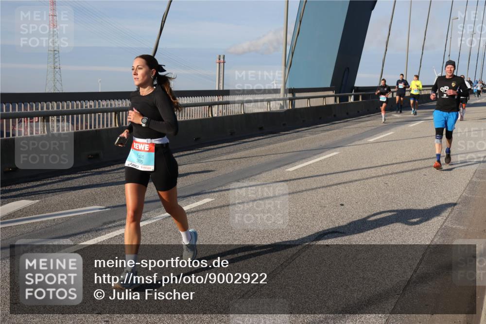 03.10.2025 - Köhlbrandbrückenlauf Julia Fischer http://msf.ph/oto/9002922 03.10.2025 09:43:33 Position 2 3825 meine-sportfotos.de