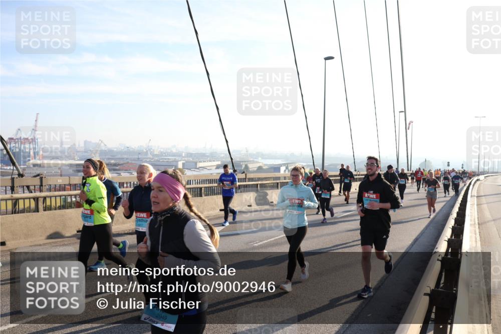 03.10.2025 - Köhlbrandbrückenlauf Julia Fischer http://msf.ph/oto/9002946 03.10.2025 09:28:19 Position 1 1417, 2949, 17 meine-sportfotos.de