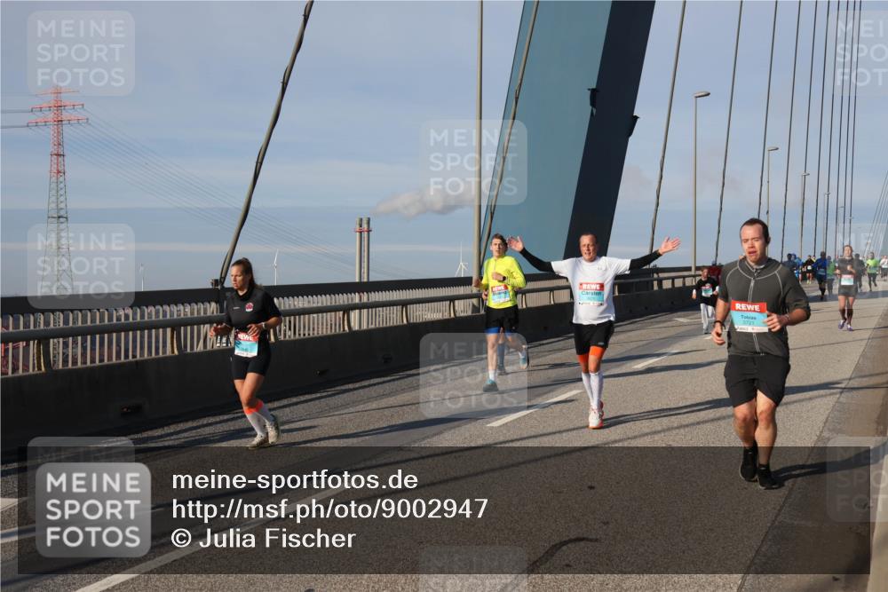 03.10.2025 - Köhlbrandbrückenlauf Julia Fischer http://msf.ph/oto/9002947 03.10.2025 09:43:37 Position 2 3721 meine-sportfotos.de
