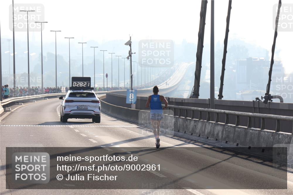 03.10.2025 - Köhlbrandbrückenlauf Julia Fischer http://msf.ph/oto/9002961 03.10.2025 09:28:22 Position 1 0, 28, 2, 193, 8 meine-sportfotos.de