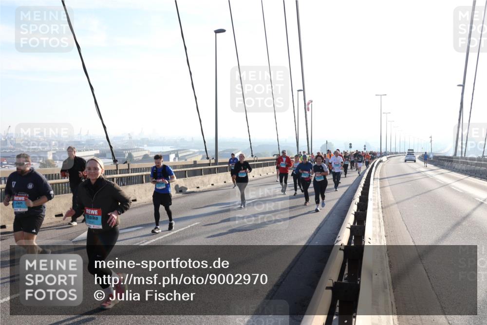 03.10.2025 - Köhlbrandbrückenlauf Julia Fischer http://msf.ph/oto/9002970 03.10.2025 09:28:25 Position 1 17, 3191 meine-sportfotos.de