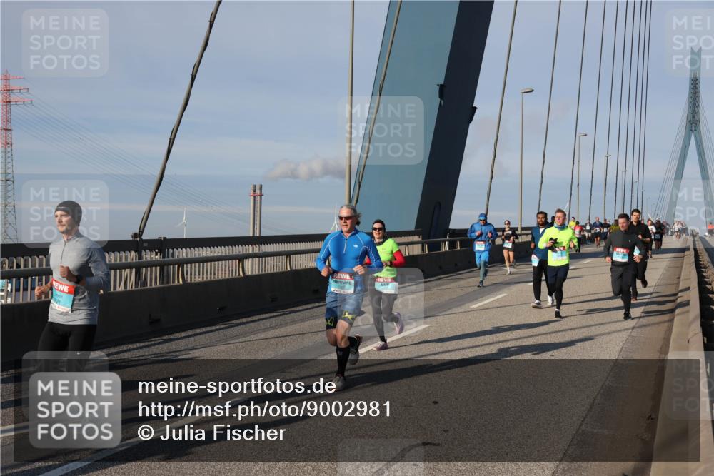 03.10.2025 - Köhlbrandbrückenlauf Julia Fischer http://msf.ph/oto/9002981 03.10.2025 09:43:48 Position 2 821, 137777, 197 meine-sportfotos.de