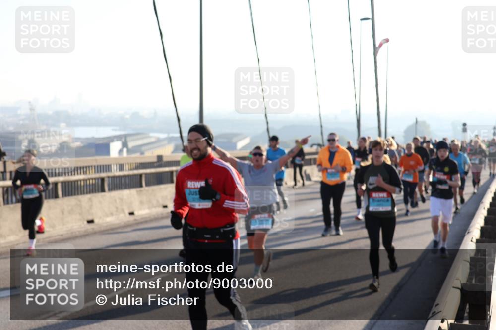 03.10.2025 - Köhlbrandbrückenlauf Julia Fischer http://msf.ph/oto/9003000 03.10.2025 09:28:32 Position 1  meine-sportfotos.de