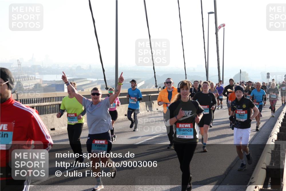 03.10.2025 - Köhlbrandbrückenlauf Julia Fischer http://msf.ph/oto/9003006 03.10.2025 09:28:33 Position 1 1663, 1846, 2471 meine-sportfotos.de