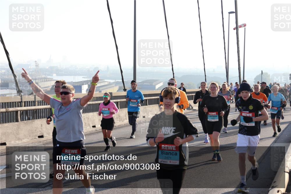 03.10.2025 - Köhlbrandbrückenlauf Julia Fischer http://msf.ph/oto/9003008 03.10.2025 09:28:34 Position 1 1846, 2471, 1453 meine-sportfotos.de