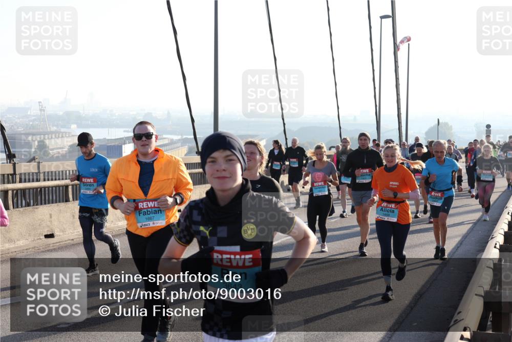 03.10.2025 - Köhlbrandbrückenlauf Julia Fischer http://msf.ph/oto/9003016 03.10.2025 09:28:36 Position 1 3394, 1667, 09, 3643, 1858 meine-sportfotos.de
