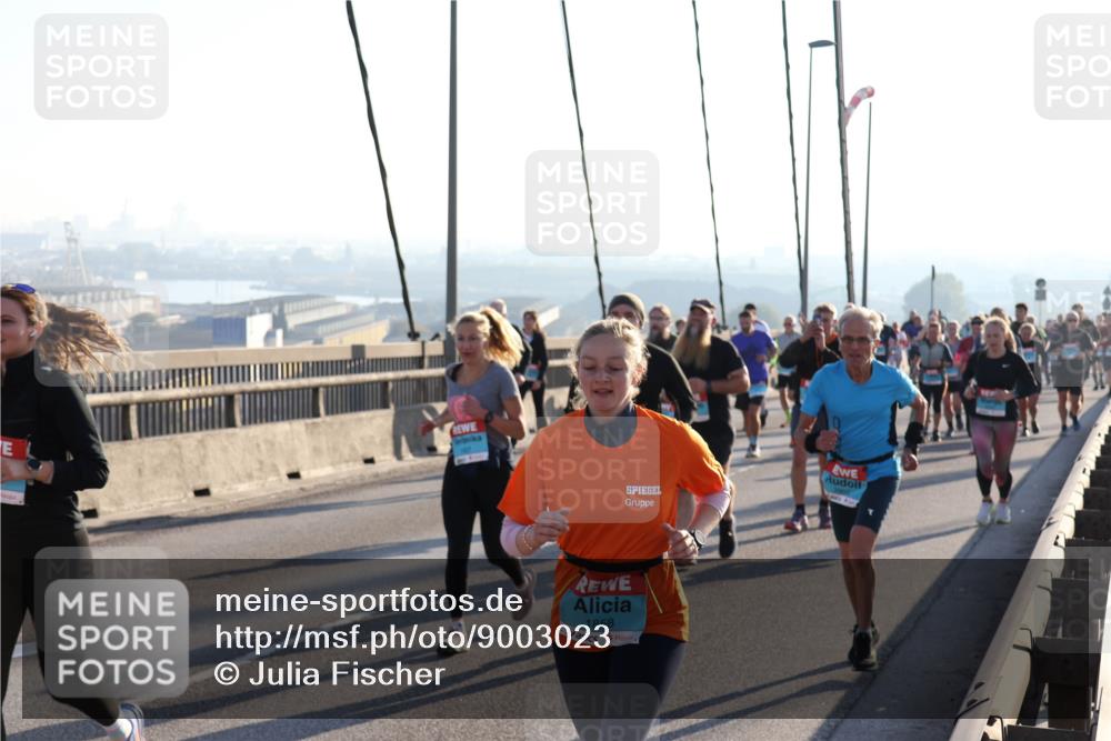 03.10.2025 - Köhlbrandbrückenlauf Julia Fischer http://msf.ph/oto/9003023 03.10.2025 09:28:37 Position 1 1858 meine-sportfotos.de