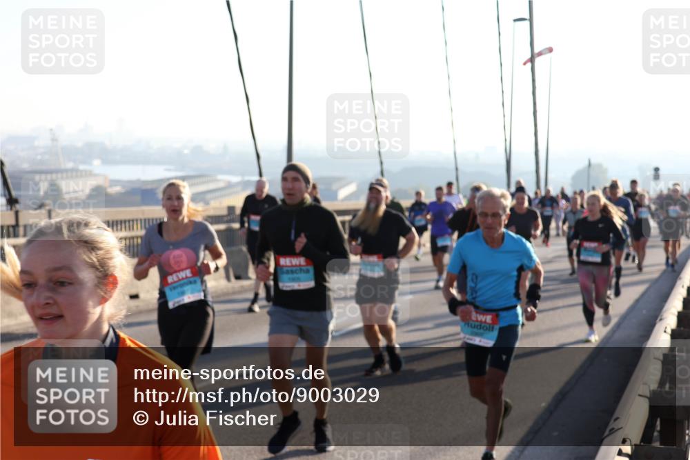03.10.2025 - Köhlbrandbrückenlauf Julia Fischer http://msf.ph/oto/9003029 03.10.2025 09:28:38 Position 1  meine-sportfotos.de