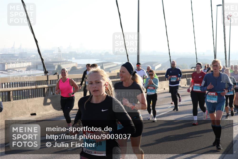 03.10.2025 - Köhlbrandbrückenlauf Julia Fischer http://msf.ph/oto/9003037 03.10.2025 09:28:42 Position 1 3445, 3372 meine-sportfotos.de