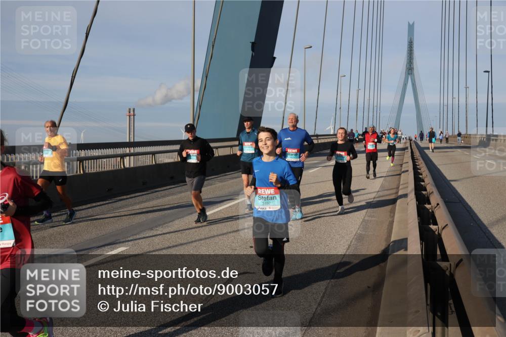 03.10.2025 - Köhlbrandbrückenlauf Julia Fischer http://msf.ph/oto/9003057 03.10.2025 09:44:13 Position 2 3497 meine-sportfotos.de