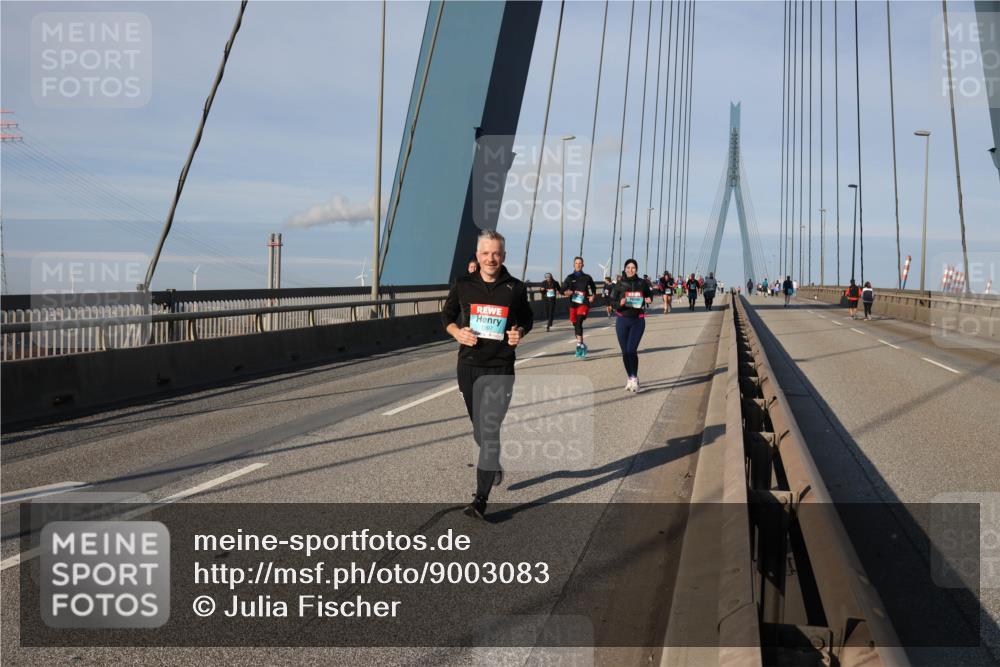 03.10.2025 - Köhlbrandbrückenlauf Julia Fischer http://msf.ph/oto/9003083 03.10.2025 09:44:21 Position 2  meine-sportfotos.de