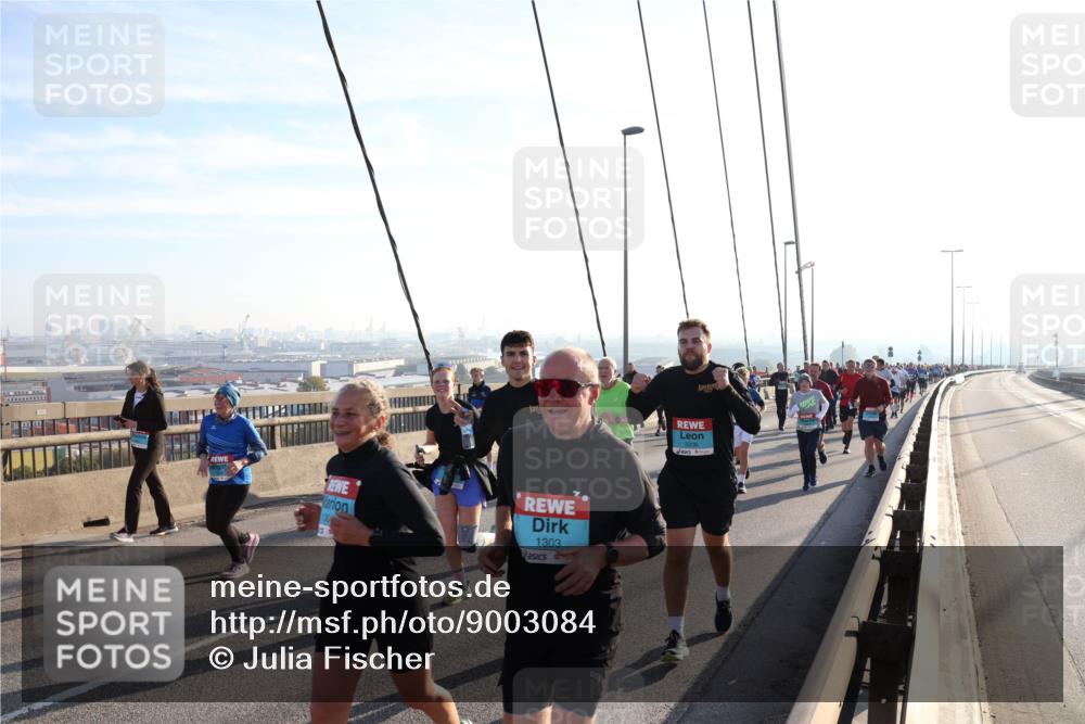03.10.2025 - Köhlbrandbrückenlauf Julia Fischer http://msf.ph/oto/9003084 03.10.2025 09:28:48 Position 1 1303 meine-sportfotos.de