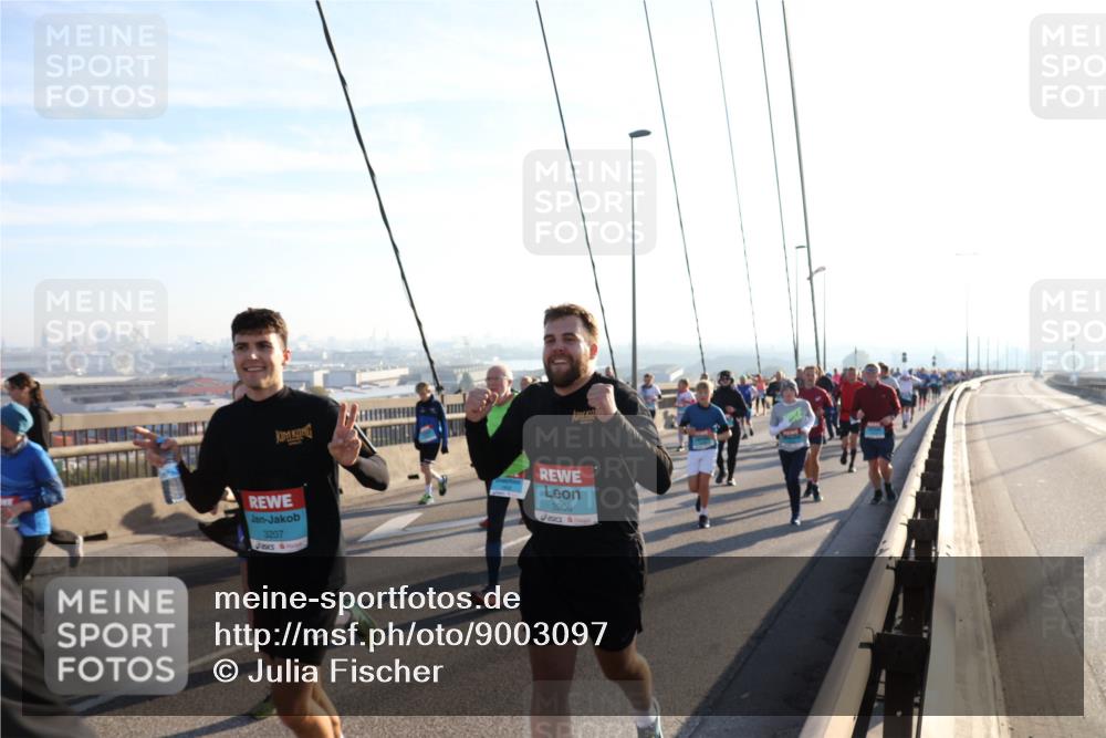 03.10.2025 - Köhlbrandbrückenlauf Julia Fischer http://msf.ph/oto/9003097 03.10.2025 09:28:49 Position 1 3207, 3206 meine-sportfotos.de