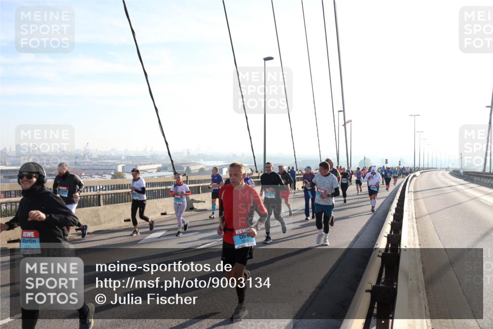 03.10.2025 - Köhlbrandbrückenlauf Julia Fischer http://msf.ph/oto/9003134 03.10.2025 09:28:53 Position 1 2093, 3028 meine-sportfotos.de