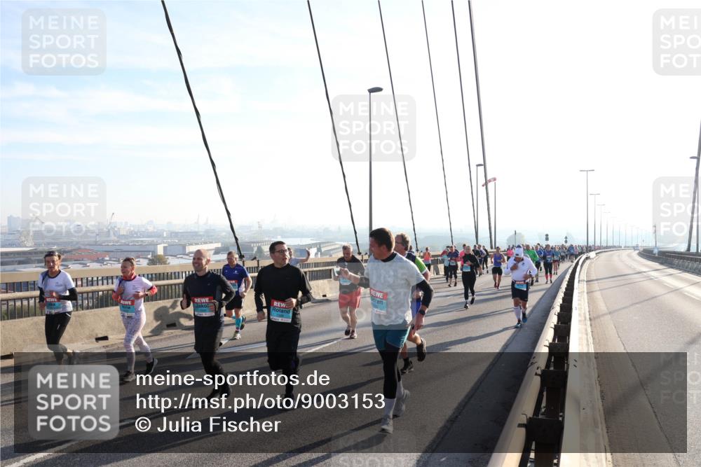 03.10.2025 - Köhlbrandbrückenlauf Julia Fischer http://msf.ph/oto/9003153 03.10.2025 09:28:55 Position 1  meine-sportfotos.de