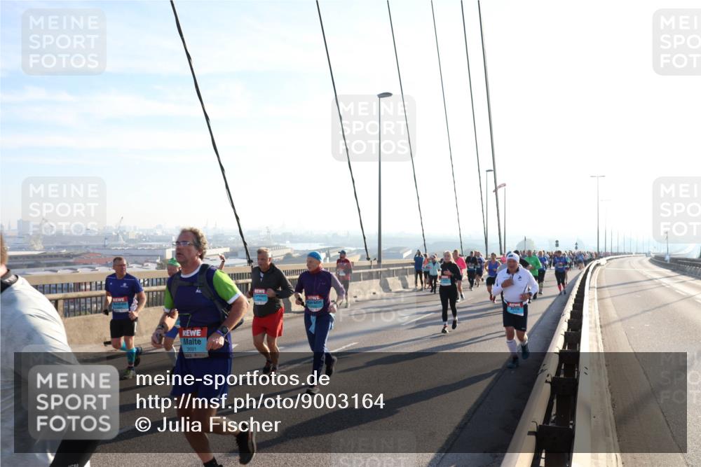 03.10.2025 - Köhlbrandbrückenlauf Julia Fischer http://msf.ph/oto/9003164 03.10.2025 09:28:56 Position 1 3691 meine-sportfotos.de