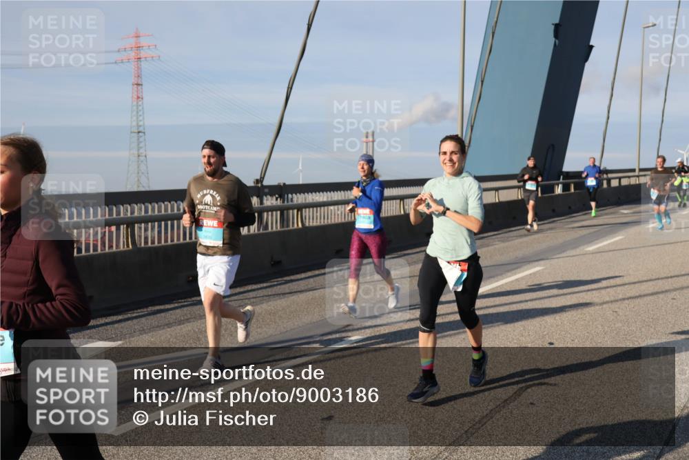 03.10.2025 - Köhlbrandbrückenlauf Julia Fischer http://msf.ph/oto/9003186 03.10.2025 09:44:56 Position 2 3835 meine-sportfotos.de