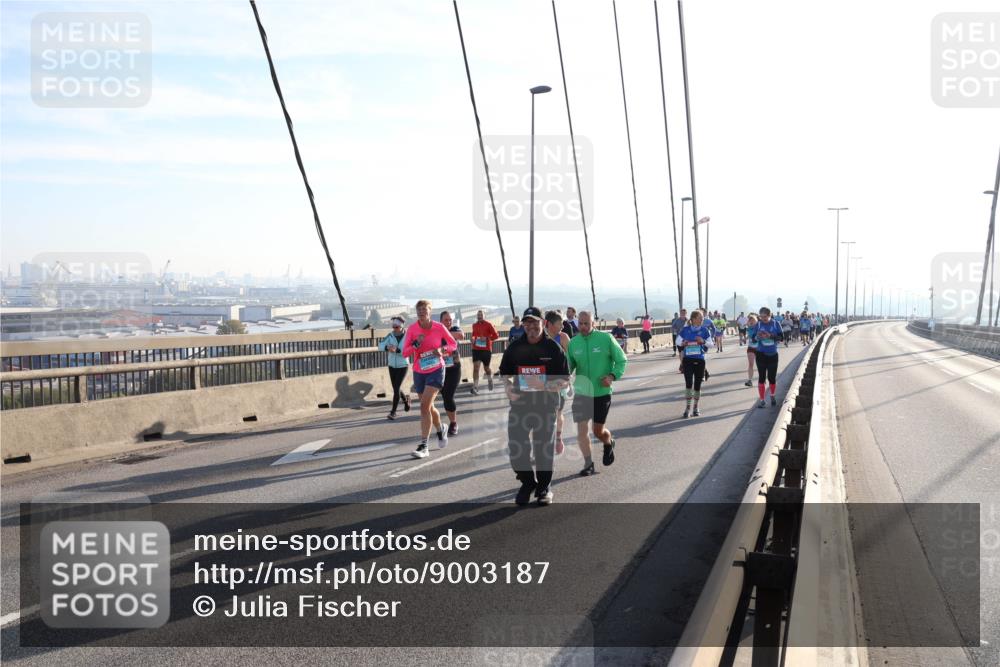 03.10.2025 - Köhlbrandbrückenlauf Julia Fischer http://msf.ph/oto/9003187 03.10.2025 09:29:01 Position 1  meine-sportfotos.de