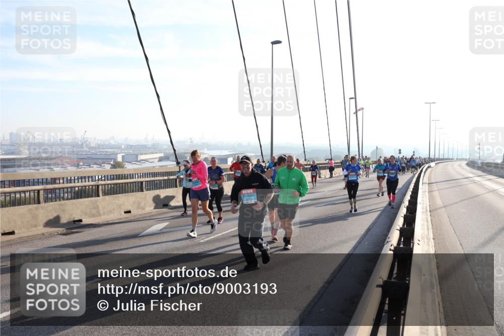 03.10.2025 - Köhlbrandbrückenlauf Julia Fischer http://msf.ph/oto/9003193 03.10.2025 09:29:01 Position 1  meine-sportfotos.de
