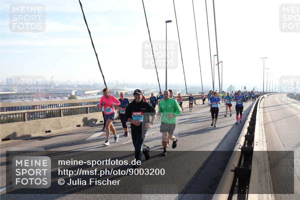 03.10.2025 - Köhlbrandbrückenlauf Julia Fischer http://msf.ph/oto/9003200 03.10.2025 09:29:01 Position 1  meine-sportfotos.de