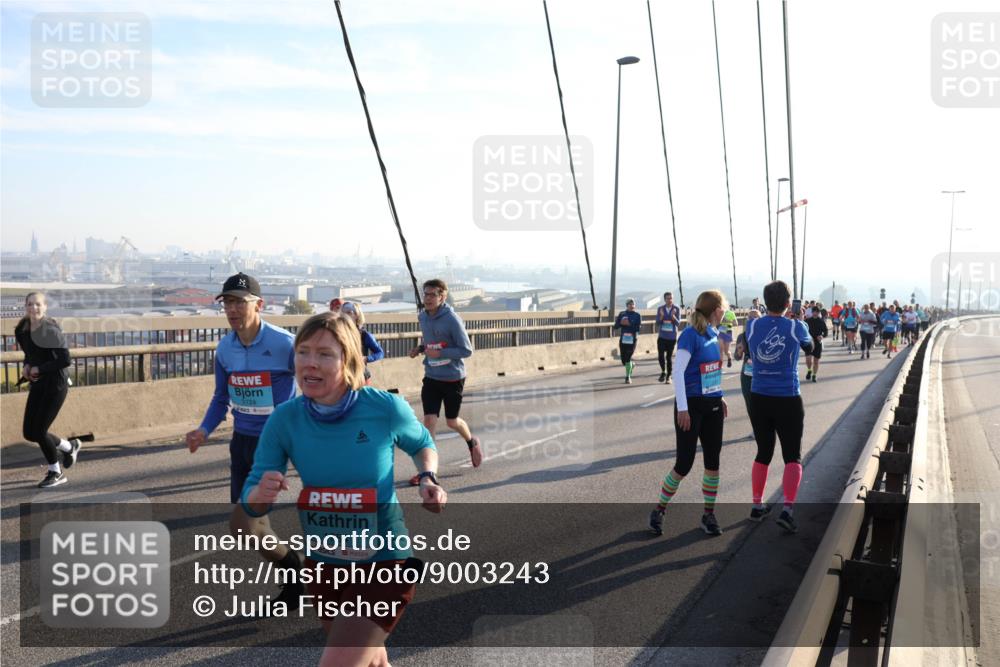 03.10.2025 - Köhlbrandbrückenlauf Julia Fischer http://msf.ph/oto/9003243 03.10.2025 09:29:07 Position 1 3124, 1754 meine-sportfotos.de