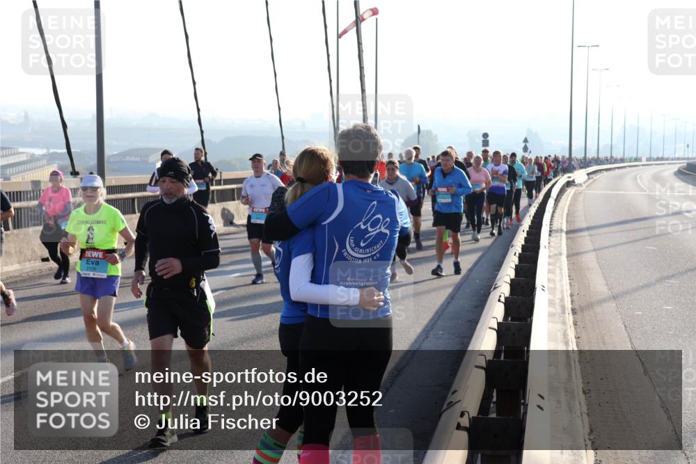 03.10.2025 - Köhlbrandbrückenlauf Julia Fischer http://msf.ph/oto/9003252 03.10.2025 09:29:12 Position 1 3106, 1986 meine-sportfotos.de
